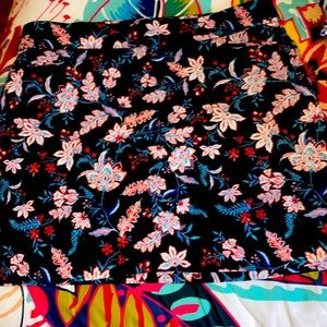 NWOT SKORT FROM CROFT & BARROW - 14